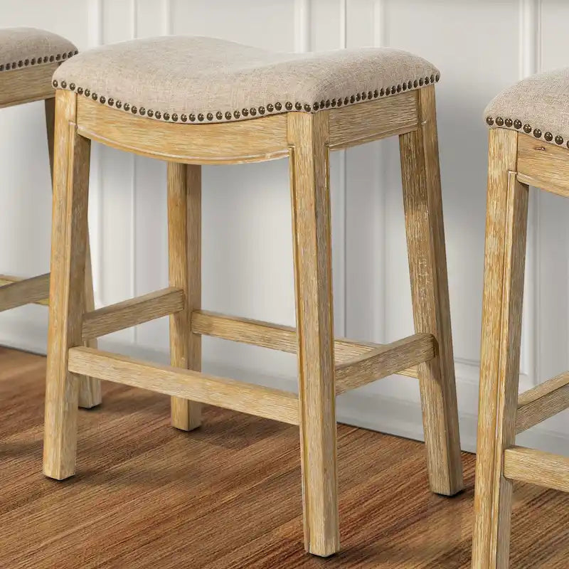 Holz-Barhocker mit Sattelsitz und gepolsterter Sitzfläche