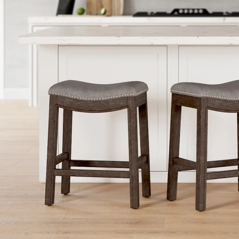 Holz-Barhocker mit Sattelsitz und gepolsterter Sitzfläche